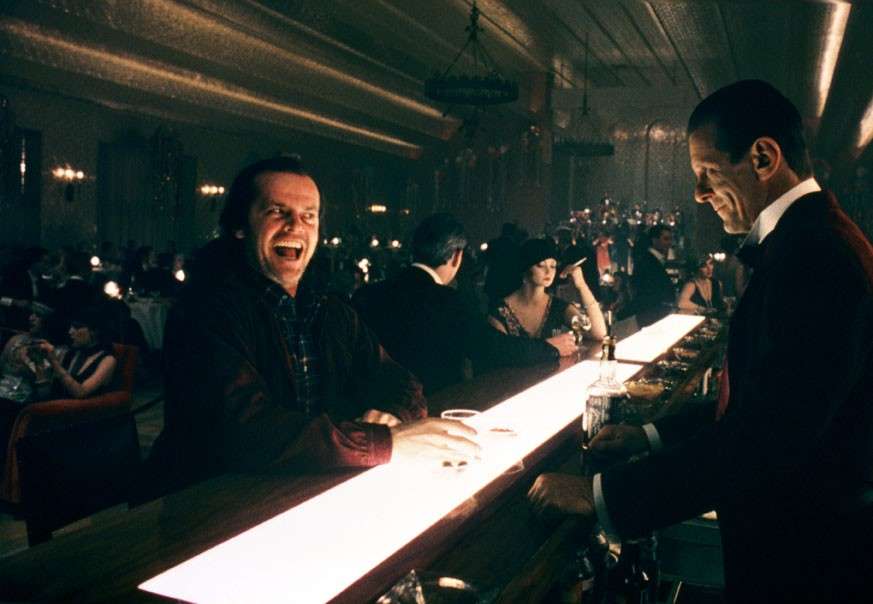 jack nicholson al bancone del bar