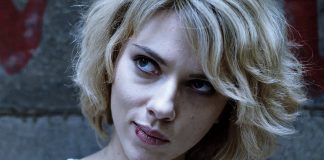 Scarlett Johansson, Social Media, Facebook, Instagram, Twitter