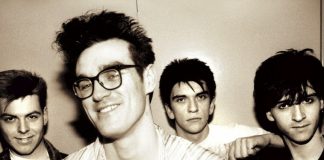 Gli Smiths sono una delle più importanti band inglesi degli anni Ottanta. Jonathan Coe ha scelto 10 loro citazioni nel suo romanzo The Dwarves of Death.