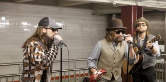 Maroon 5 - live a sorpresa con Jimmy Fallon in una fermata della metro a New York