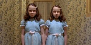 Le famose gemelle del film Horror Shining