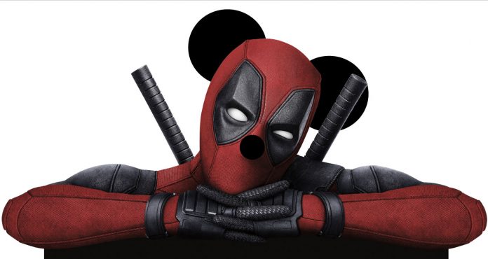 Deadpool è ora nel MCU. Qui è ritratto con delle finte orecchie da topolino, segno del passaggio a Disney.