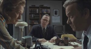 Meryl Streep e Tom Hanks, inquadrati di profilo, si fissano negli occhi con uno sguardo complice. Sono i protagonisti di The Post, possibile nominato agli Oscar 2018