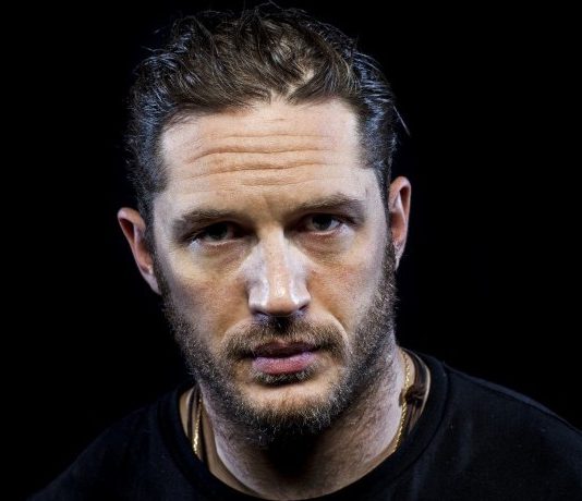 Fonzo: Tom Hardy è Al Capone nella nuova immagine del film