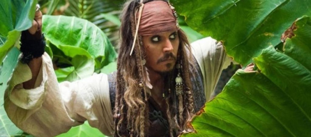 johnny depp sorprende i turisti a disneyland lospettacoloit 1296631