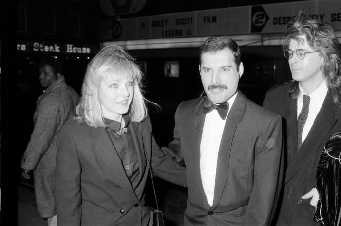 Mary Austin e Freddie Mercury ad un evento, poco prima della sua morte