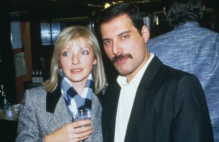 Freddie Mercury e Mary Austin dopo il matrimonio