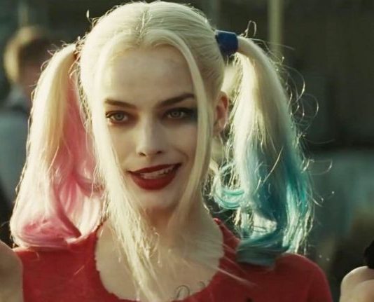 Margot Robbie è Harley Quinn