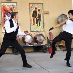 Cliff Booth e Bruce Lee