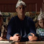 Area 51, tornano di moda i cappelli di carta stagnola