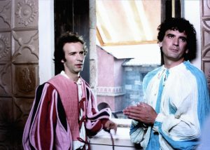 Roberto Benigni e Massimo Troisi in Non ci resta che piangere