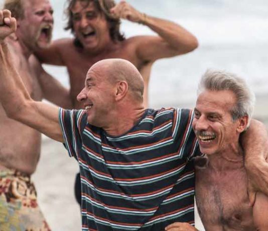 Odio L'estate Aldo e Giovanni in spiaggia