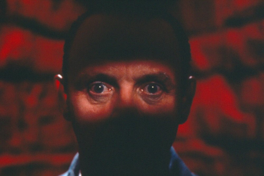 silence of the lambs the 1991 003 anthony hopkins close up eyes red light