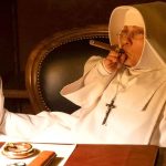 le-suore-i-tacchi-lautoerotismo-scandaloso-e-geniale-the-new-pope-e-sorrentino-fa-il-miracolo
