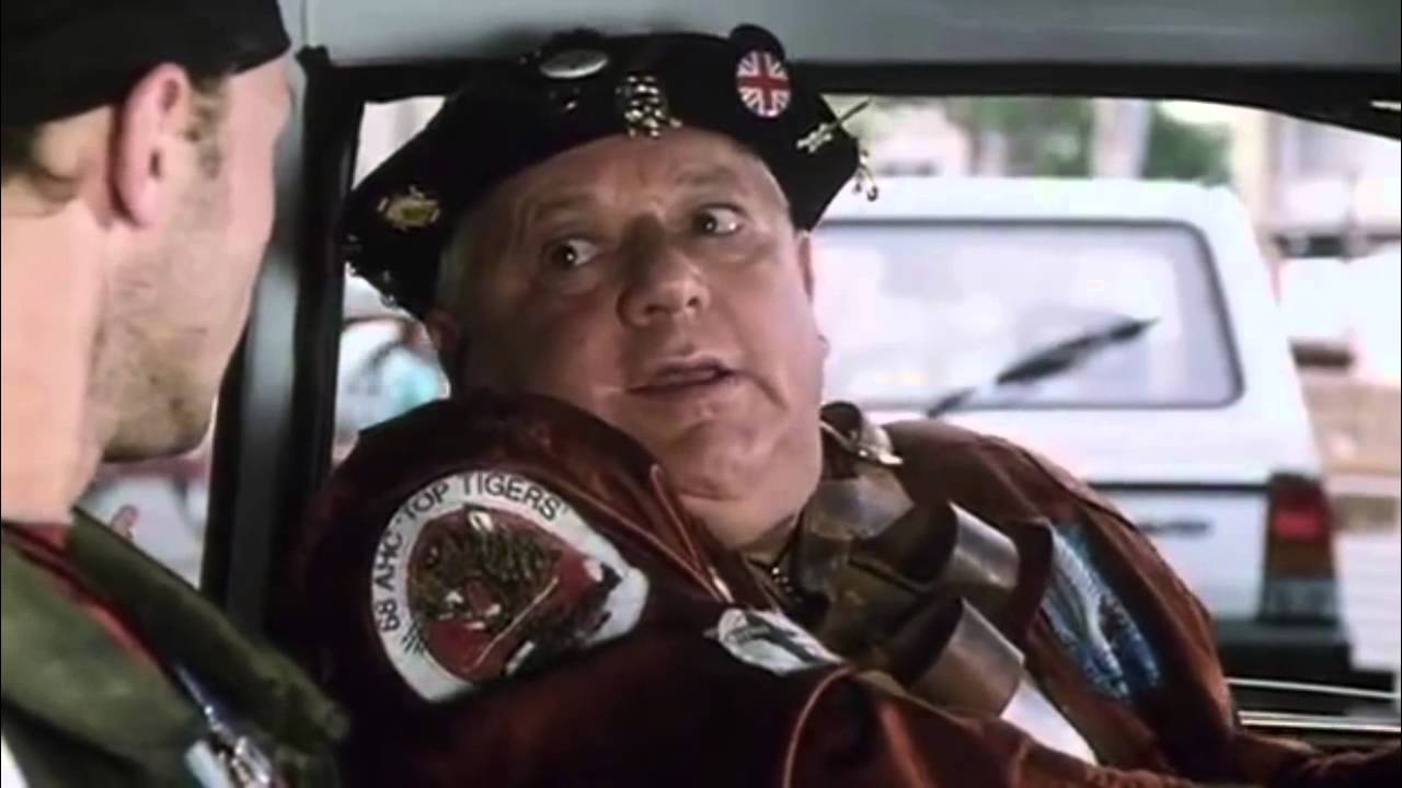 paolo-villaggio-hooligan-Fantozzi