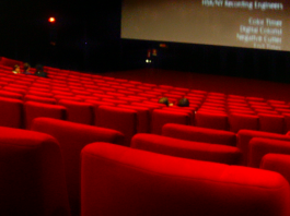 coronavirus e cinema: l'interno di una sala