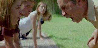 Dogtooth, recensione, kynodontas, yorgos lanthimos