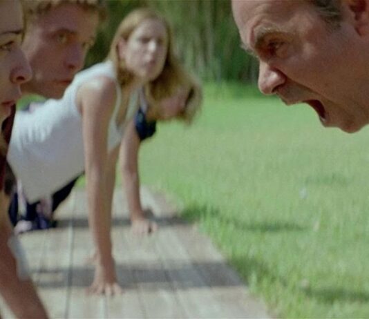 Dogtooth, recensione, kynodontas, yorgos lanthimos