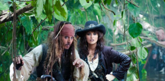 Johnny Depp in acqua con penelope cruz