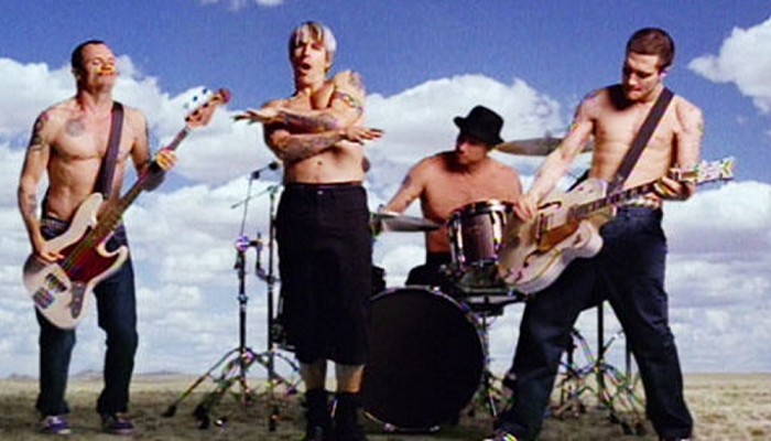 Red Hot Chili Peppers - Californication, il video che anticipò GTA