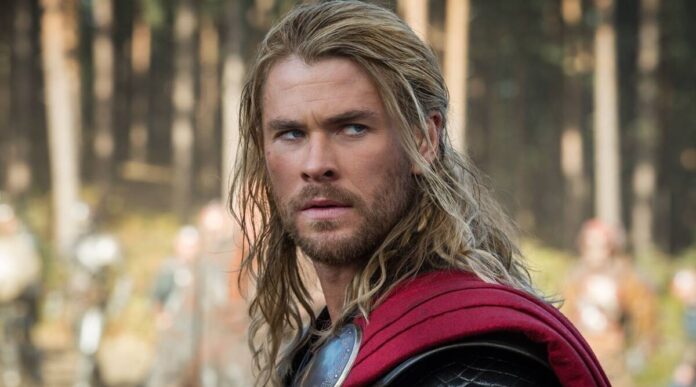 Chris Hemsworth interpreta Thor nei film Marvel