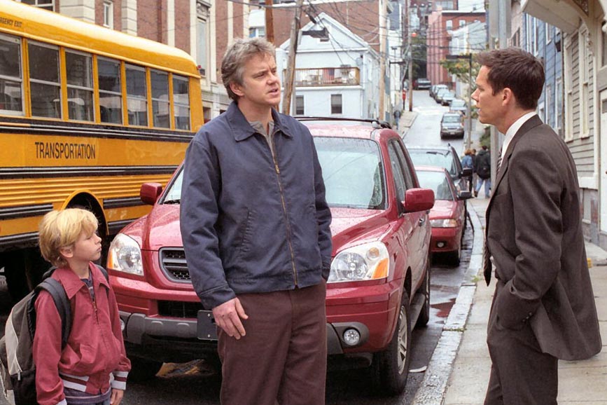  Cayden Boyd (Michael), Tim Robbins (Dave) e Kevin Bacon (Sean)
