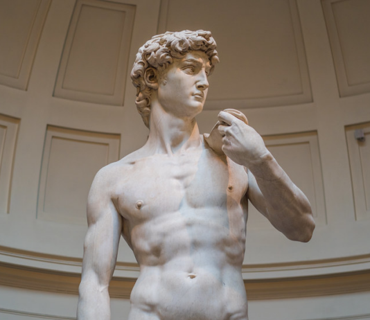 statue
