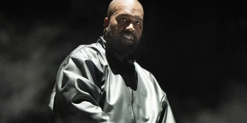 Kanye West sta vendendo sul suo sito magliette con la svast**a