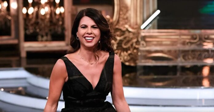 geppi cucciari, splendida cornice
