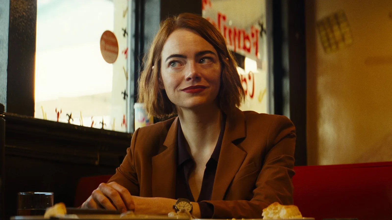 Bugonia: il nuovo film di Lanthimos con Emma Stone e Jesse Plemons uscirà in anticipo