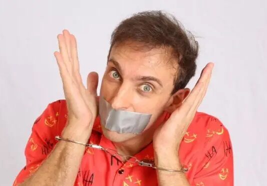 leo lins