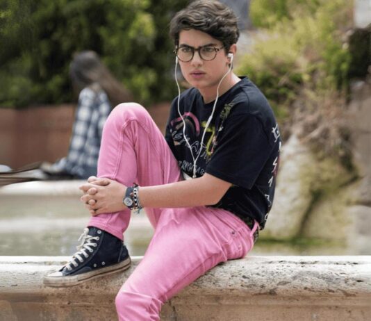 Il ragazzo dai pantaloni rosa